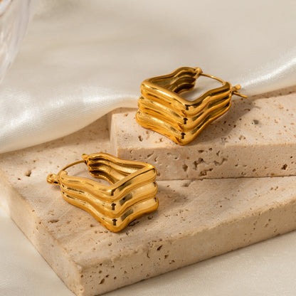 18K gold nugget earrings three-dimensional triangular stripe