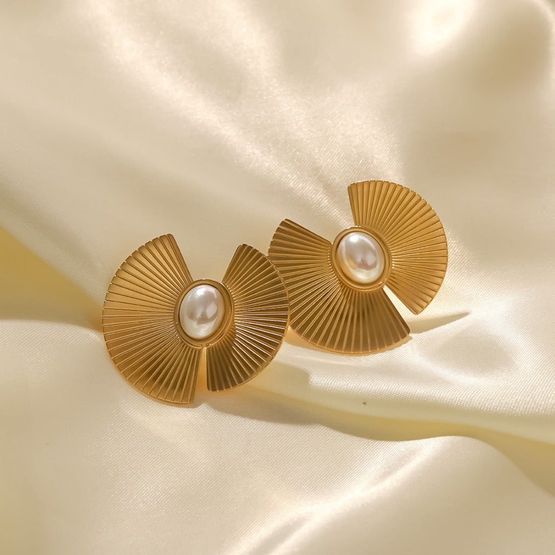 16k fan shaped gold earrings